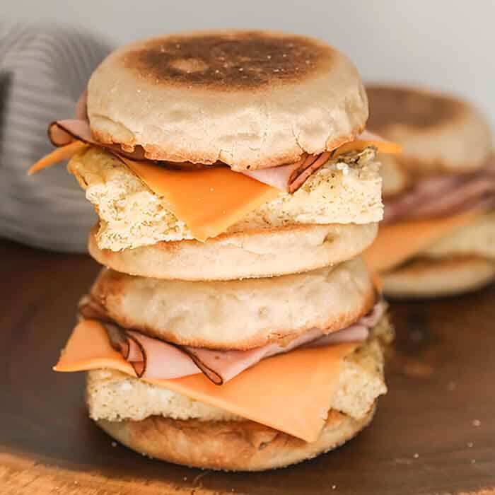 We are going to show you how to make breakfast sandwiches that are delicious and budget friendly. This recipe is freezer friendly and so easy. 