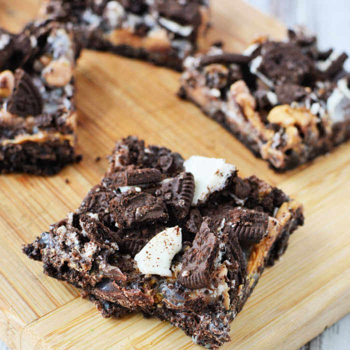 If you need an easy dessert that is sure to be a hit, try Oreo Magic Bars Recipe. These Magic Bars are a tasty twist on traditional magic bars. 