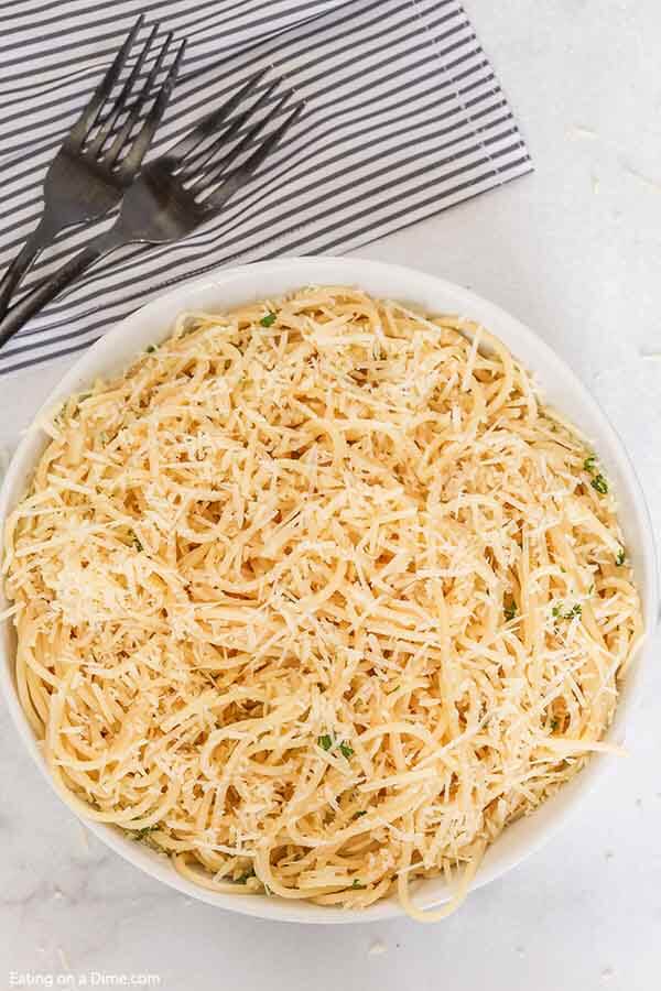 Dinner is easy with this One pot parmesan pasta recipe. Serve this as the perfect side dish or add chicken or shrimp to make it a main meal. 