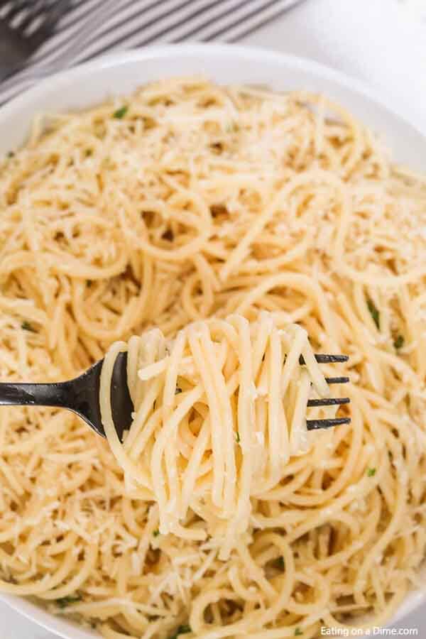 Dinner is easy with this One pot parmesan pasta recipe. Serve this as the perfect side dish or add chicken or shrimp to make it a main meal. 