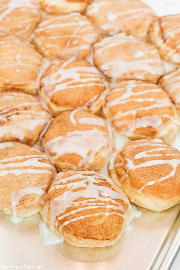 Lazy day cinnamon biscuits take only minutes to prepare and make a delicious and frugal breakfast idea. You only need 5 ingredients! 