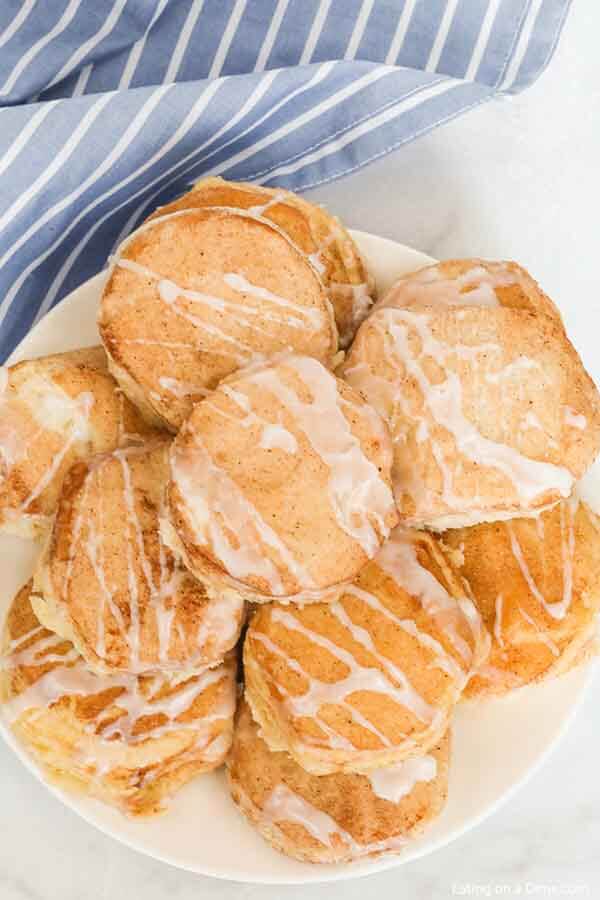 Lazy day cinnamon biscuits take only minutes to prepare and make a delicious and frugal breakfast idea. You only need 5 ingredients! 