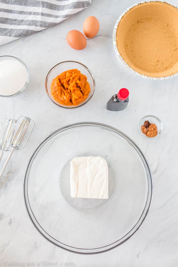 Ingredients to make Pumpkin Cheesecake 