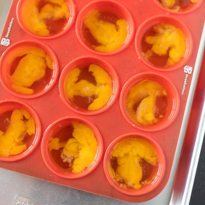 Learn how to freeze eggs the right way without ruining them. Freezing eggs is a great food storage idea. This is the best way to freeze eggs! #eatingonadime #freezingeggs #freezertips 