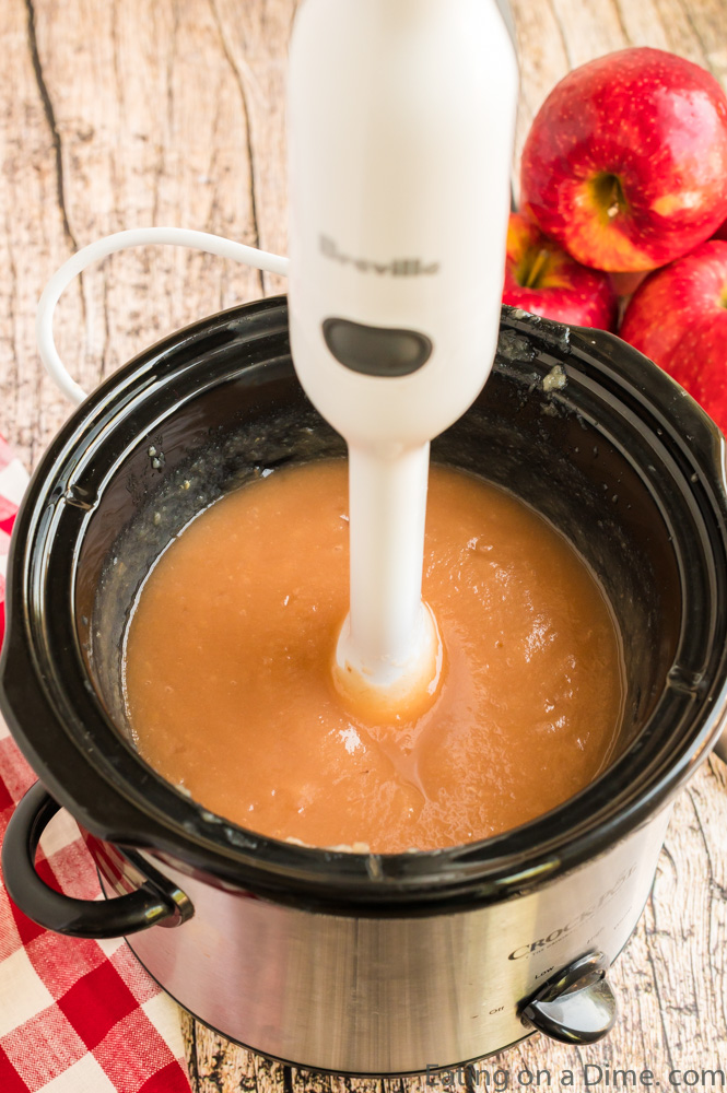 Try this easy crockpot applesauce recipe. Not only is it sugar free, its also ridiculously easy to make! Enjoy as a side dish or afternoon snack!