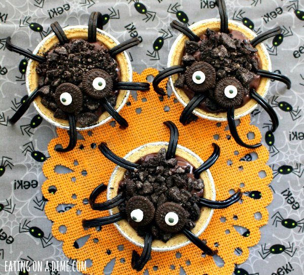 For A Fun And Festive Halloween Pudding desert, Try this Spider Chocolate Pudding Pie! Chocolate Pudding Pie recipe is made to look like spiders! 