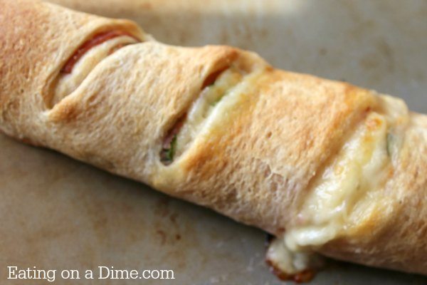 This Easy Stromboli Recipe will become an instant hit with your family! Perfect for busy nights and versatile enough that you can keep changing it up!