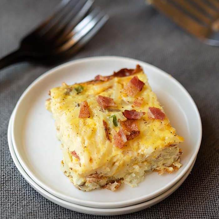 I'm always looking for easy breakfast ideas and this bacon egg and cheese casserole is just that! This simple casserole is tasty and frugal. 