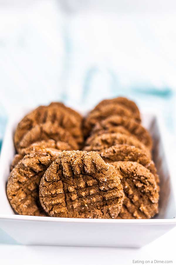 You will love this easy Chocolate peanut butter cookies recipe because you only need 4 ingredients! It is so delicious and simple to make. 