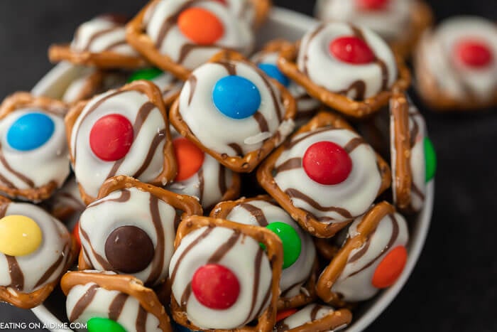 closeup photo of Hershey kisses pretzels