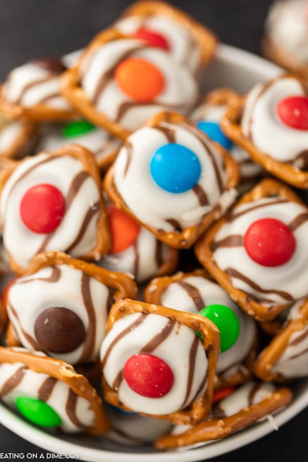 closeup photo of Hershey kisses pretzels