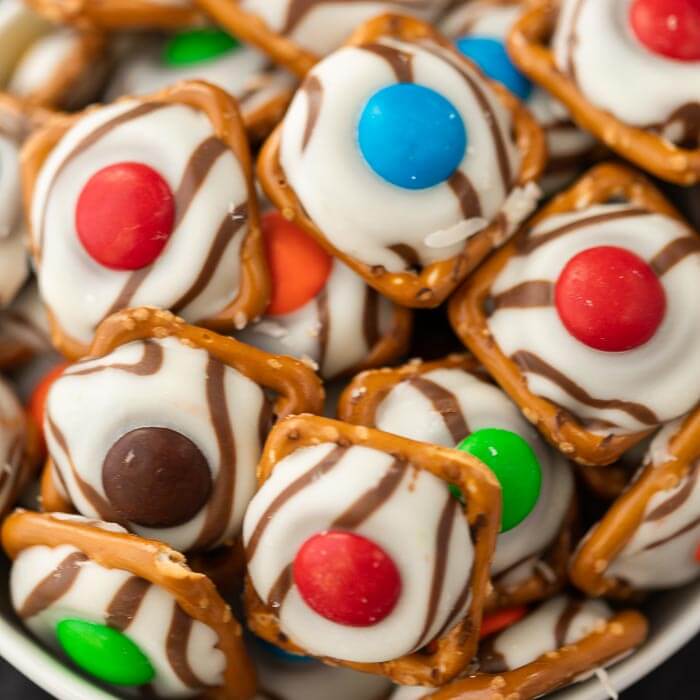 Pretzel hershey cheap kiss m&m