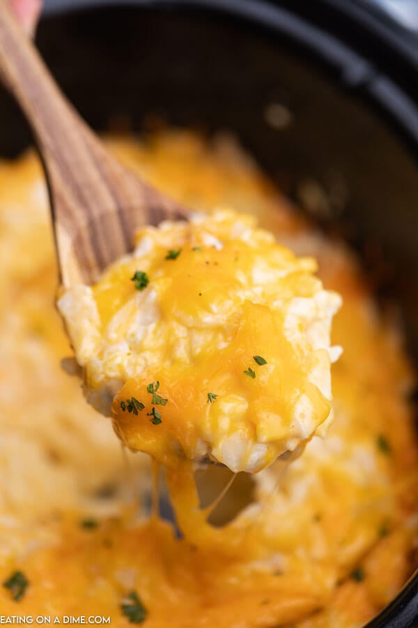 https://www.eatingonadime.com/wp-content/uploads/2017/04/crock-pot-cheesy-potatoes-10.jpg