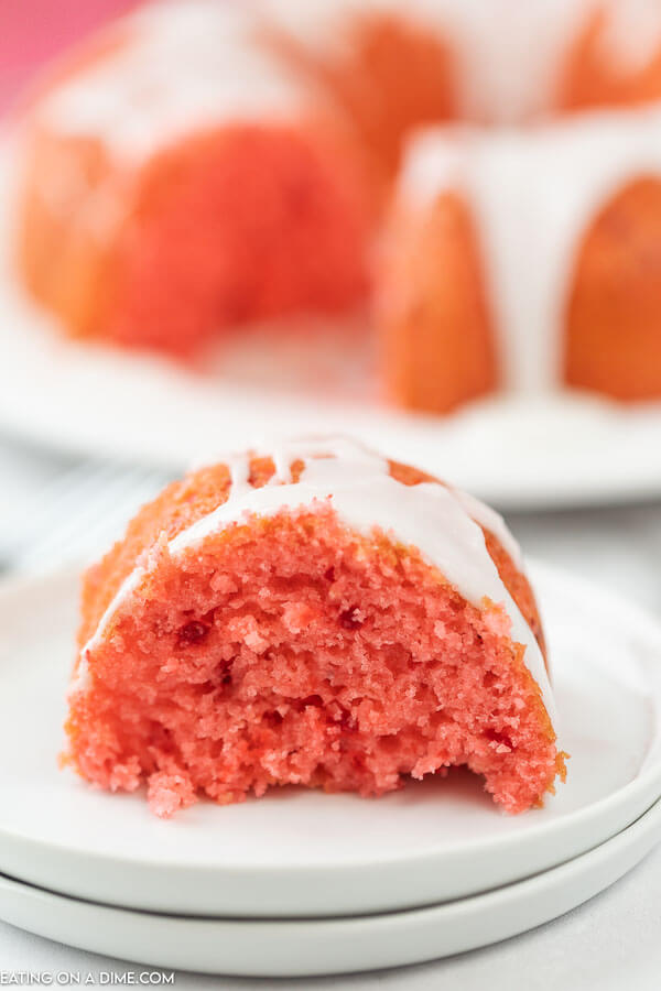 This easy strawberry cake recipe is a family favorite at our house. With only 2 ingredients, I think you will love this soda cake too! 