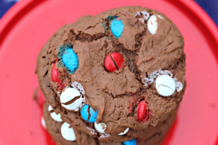 You only need 5 ingredients to make these delicious 4th of July Cake Mix Cookies. These cake mix cookies are one of the best 4th of July desserts. 