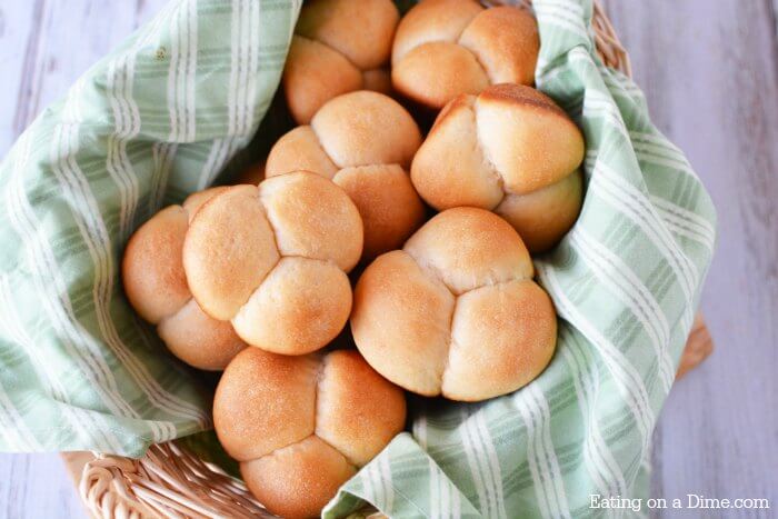 This Easy homemade dinner rolls recipe is going to be a big hit with your family! They are light and fluffy and tasty with butter on top!