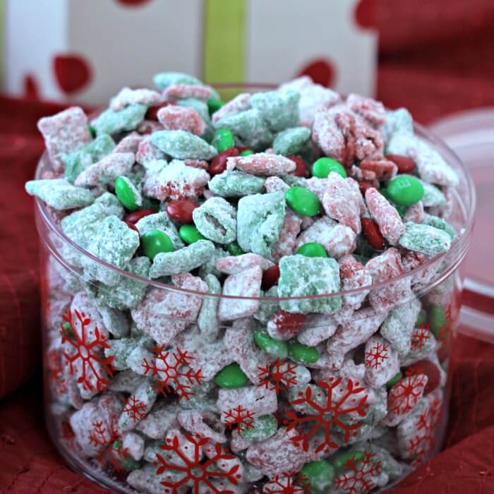 Christmas Puppy Chow Recipe - Easy Chex Mix Muddy Buddies