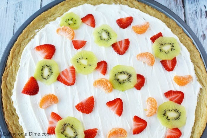 Close up image of a fruit pizza.