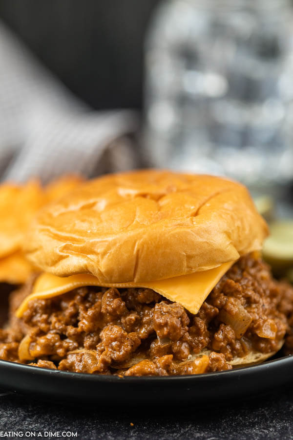 picture of sloppy joes served on a bun.