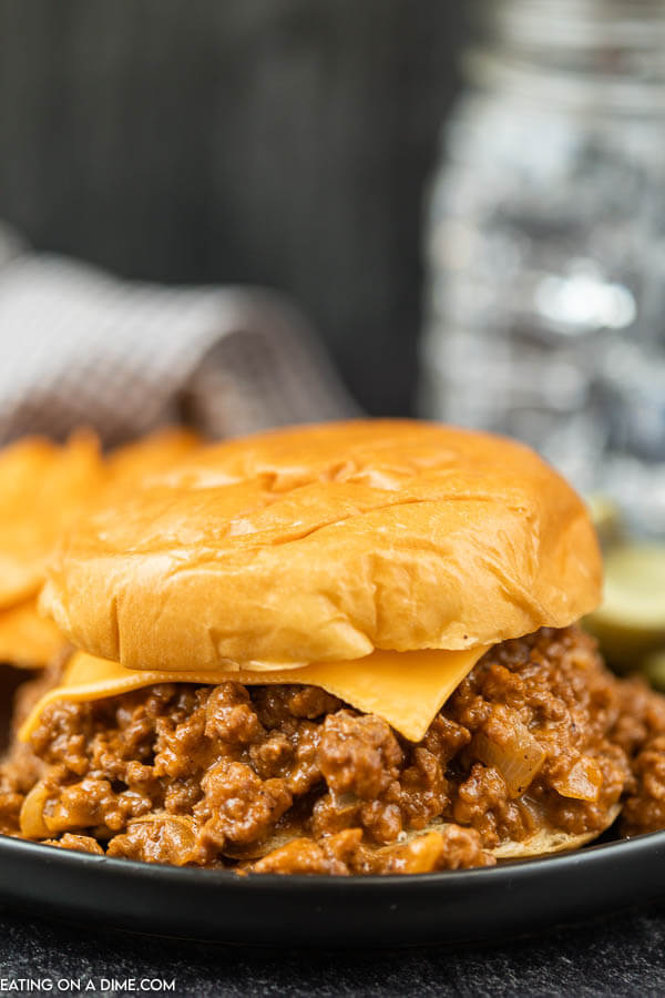 picture of sloppy joes served on a bun.