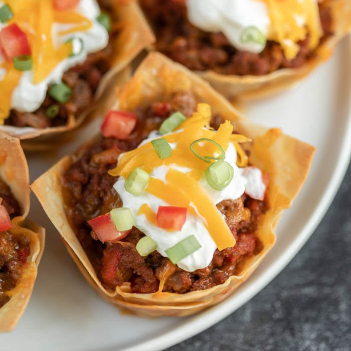 https://www.eatingonadime.com/wp-content/uploads/2018/04/wonton-taco-cups-9-2.jpg