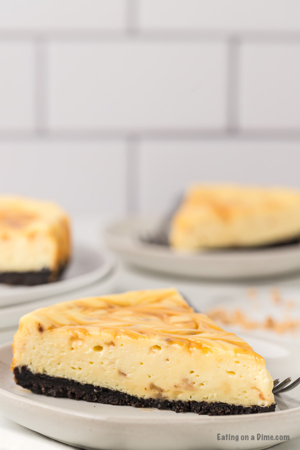 Easy Caramel cheesecake with oreo crust has all your favorite desserts combined into one! Cheesecake plus oreo and caramel. This is decadent!