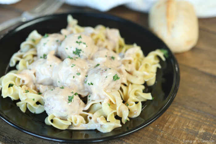 Slow Cooker Swedish Meatballs comes together easily for a great dinner idea. Toss this together and come home to delicious meatballs ready to enjoy.