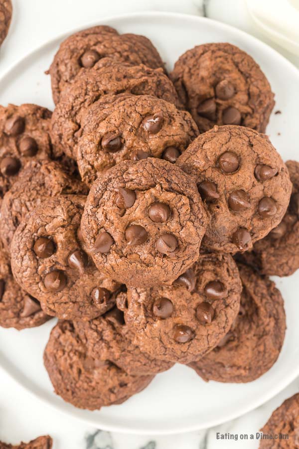 Brownie cookies on a plate. 