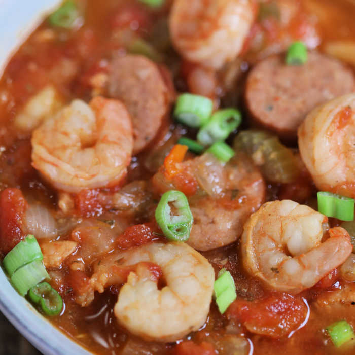 Slow Cooker Shrimp Jambalaya Recipe is a one pot meal that is flavorful in each bite. With lots of shrimp, chicken and more, this meal is sure to impress.