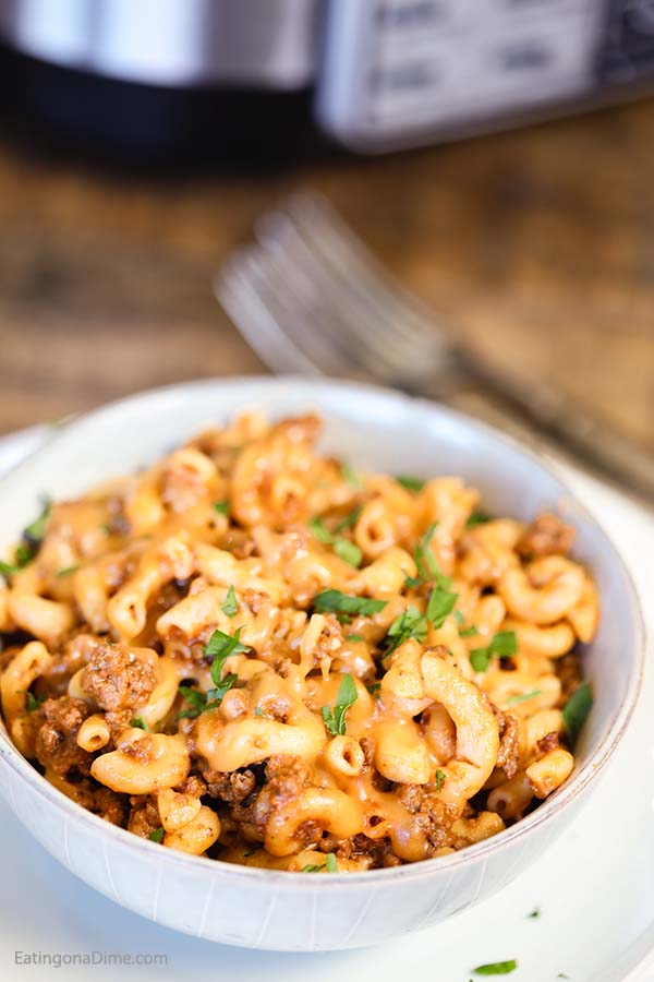 The slow cooker does all the work in this tasty Crock Pot Cheeseburger Macaroni Recipe. Skip the store bought hamburger helper and enjoy this easy meal.