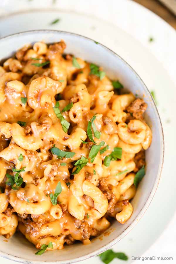 The slow cooker does all the work in this tasty Crock Pot Cheeseburger Macaroni Recipe. Skip the store bought hamburger helper and enjoy this easy meal.
