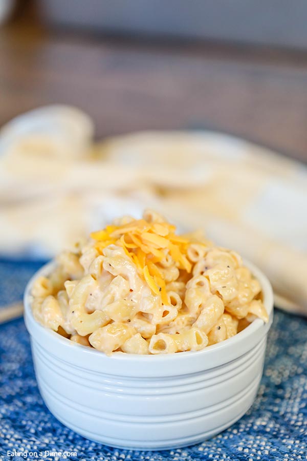 Now you can come home to a creamy and delicious mac and cheese recipe thanks to this Crock Pot Macaroni and Cheese Recipe.The slow cooker does all the work.