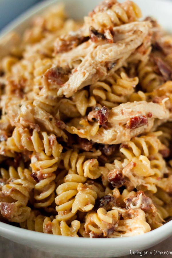 Serve your family a tasty dinner even during busy weeknights when you try these chicken and pasta recipes. Find quick and easy options. 