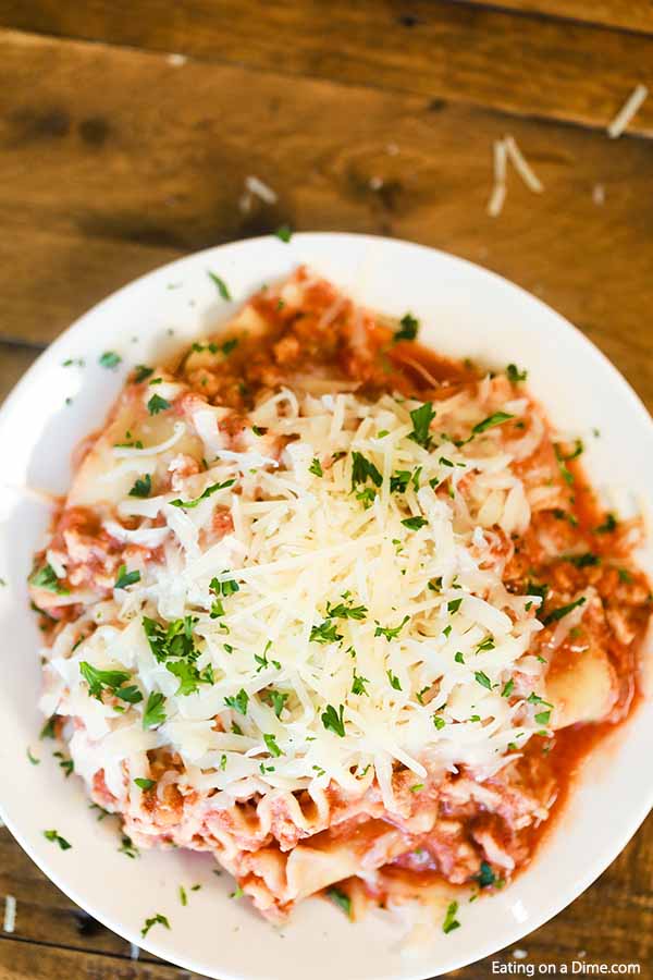 Make lasagna the easy way when you make this amazing Crock Pot Ground Turkey Lasagna Recipe. The crockpot does all the work so you can enjoy a tasty dinner.