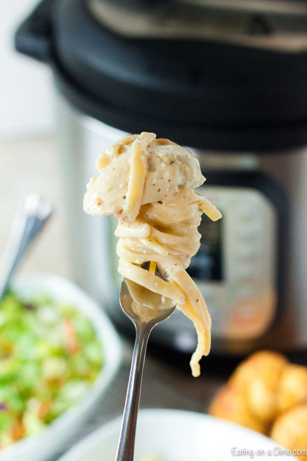 Instant Pot Chicken Alfredo Recipe gets dinner on the table fast. From start to finish, this meal takes minutes for a delicious pasta dish you will love.