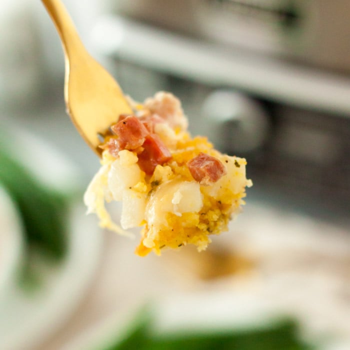 Dinner just got easier thanks to this simple Chicken Cordon Bleu Casserole recipe. Now you can enjoy chicken cordon blue during busy weeknights.