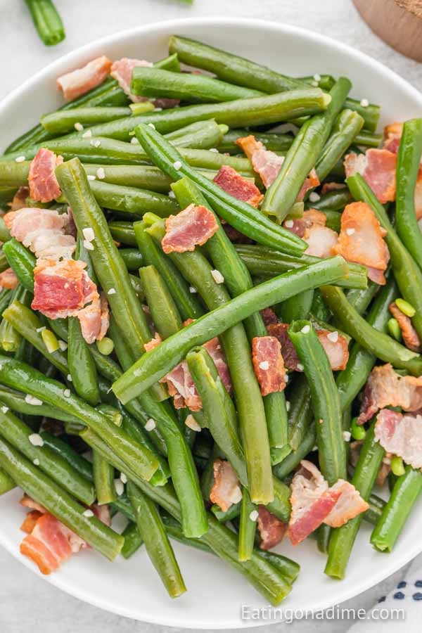 Green beans and bacon in a bowl