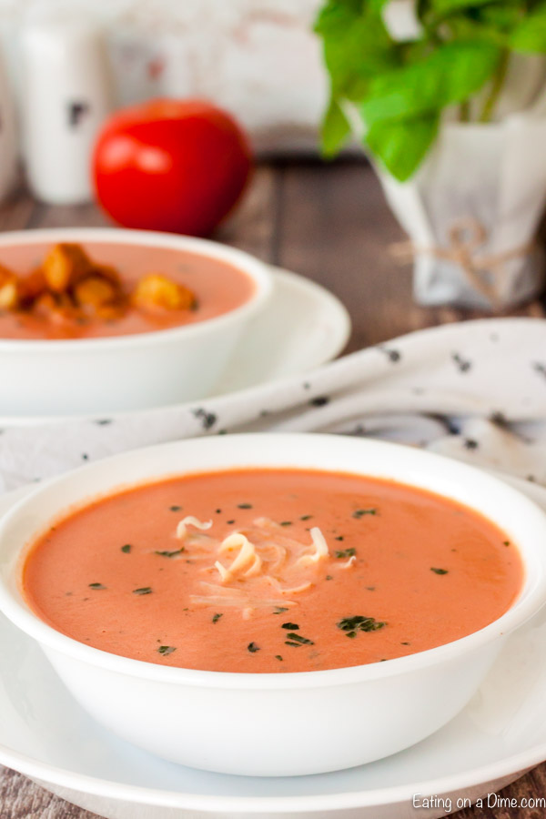 Bowl of creamy tomato soup. 