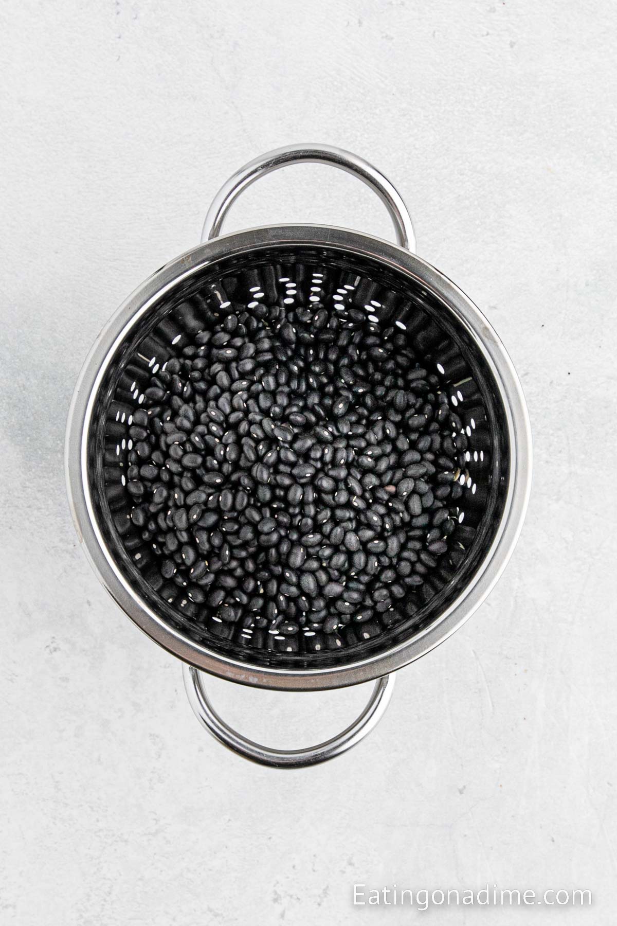Black beans in the colander 