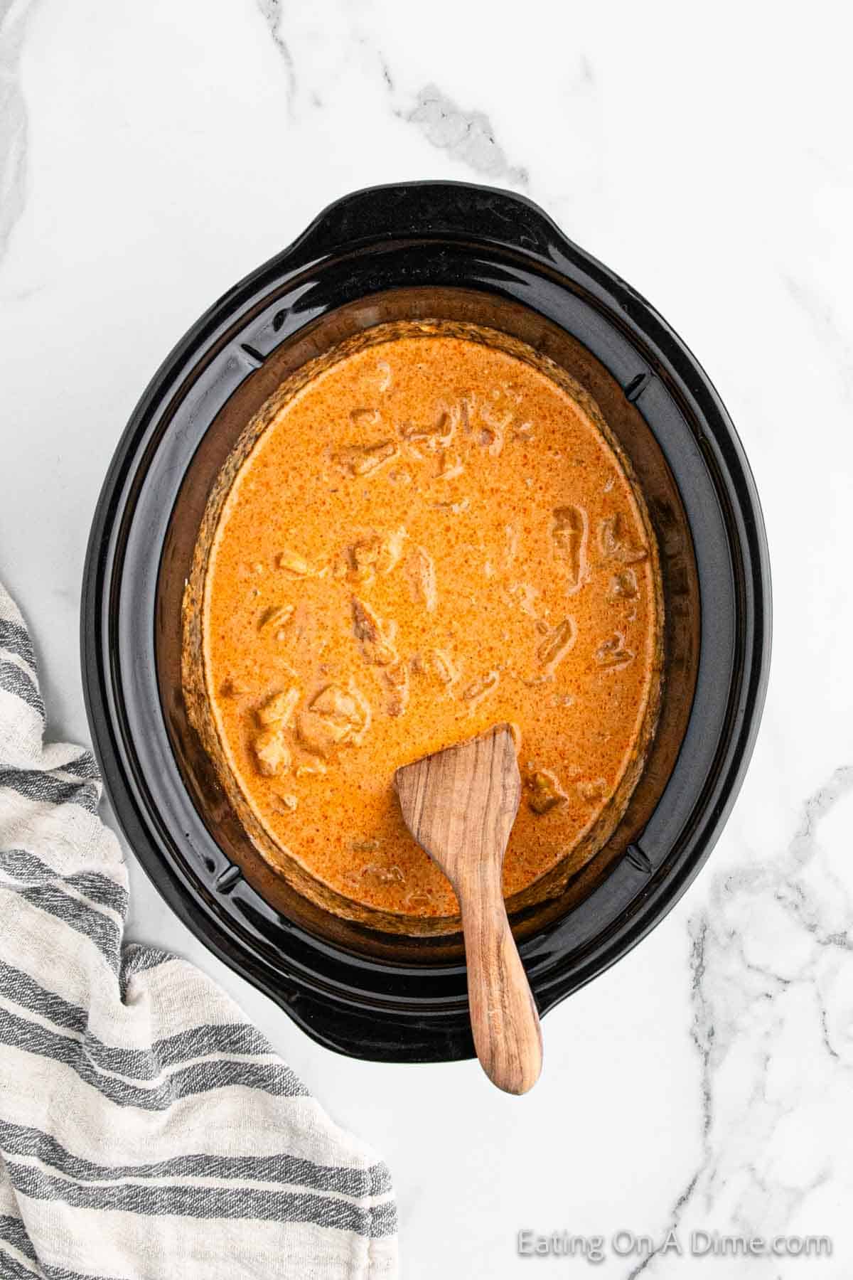 Cooked butter chicken in the slow cooker 