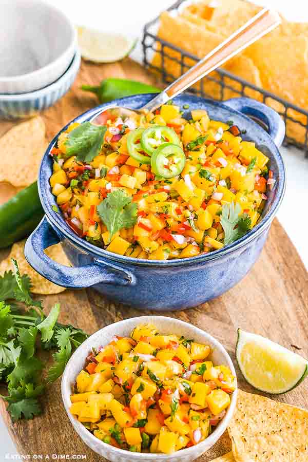 This easy Mango salsa recipe has the perfect combination of sweet and spicy. Enjoy mango salsa with your favorite Mexican dish, seafood or with tortilla chips. Fresh is best and you will love this mango salsa. #eatingonadime #mangosalsarecipe