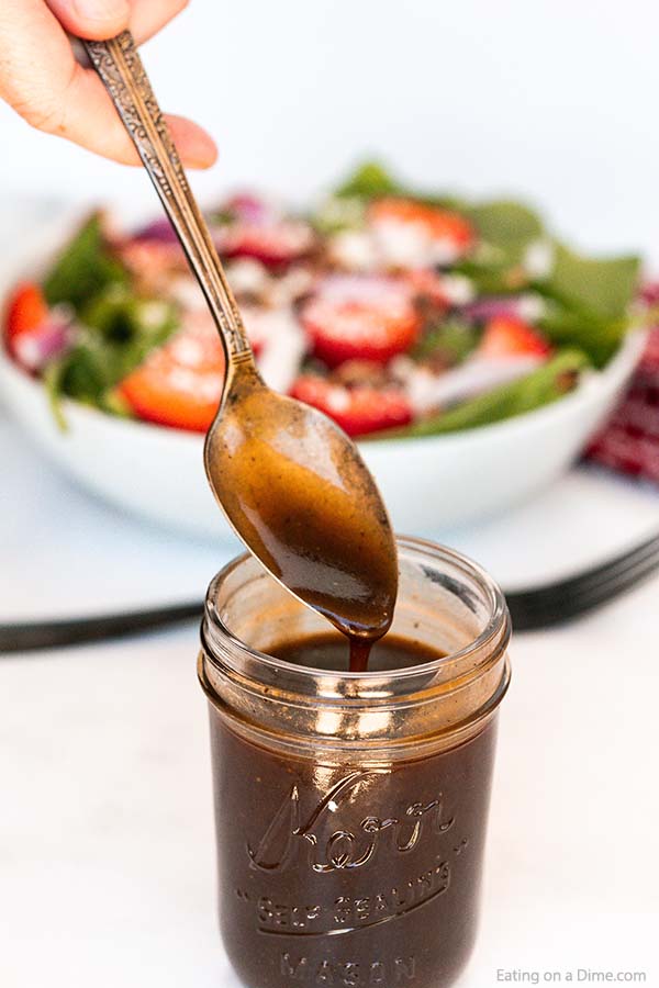 Make this tasty Balsamic vinaigrette dressing recipe in minutes with just a few simple ingredients. Homemade balsamic vinaigrette recipe is better than store bought and so easy. Save money with this balsamic vinaigrette dressing. Try balsamic vinaigrette. #eatingonadime #balsamicvinaigrette