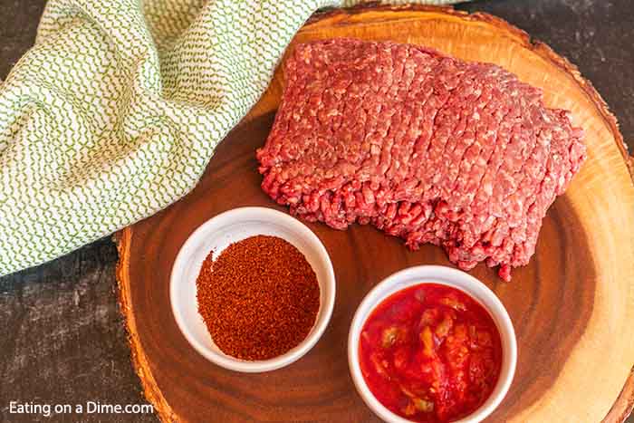 All you need is 3 ingredients to make the best ground beef tacos recipe. Enjoy the best tacos in minutes with this easy to make skillet recipe. Authentic Mexican Ground Beef Taco Meat is ready in minutes for one of the easiest recipes. #eatingonadime #groundbeeftacos #easy