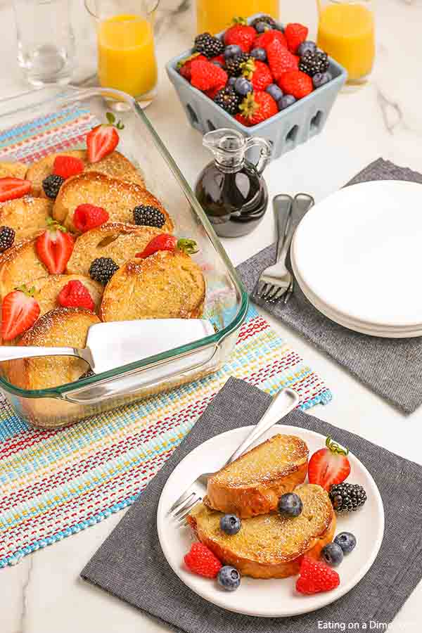Whip up this amazing Overnight french toast recipe and all you have to do in the morning is bake and enjoy! Try this easy breakfast casserole for busy school mornings, Christmas and more. Baked French Toast casserole is easy and the best breakfast. #Eatingonadime #overnightfrenchtoastrecipe #casseroleeasy #bakeeasy
