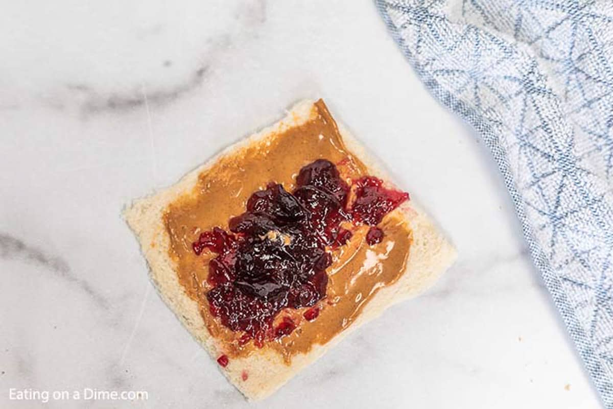 These peanut butter and jelly sushi rolls are perfect or an after school snack or even a fun lunch idea. Kids and adults love them!