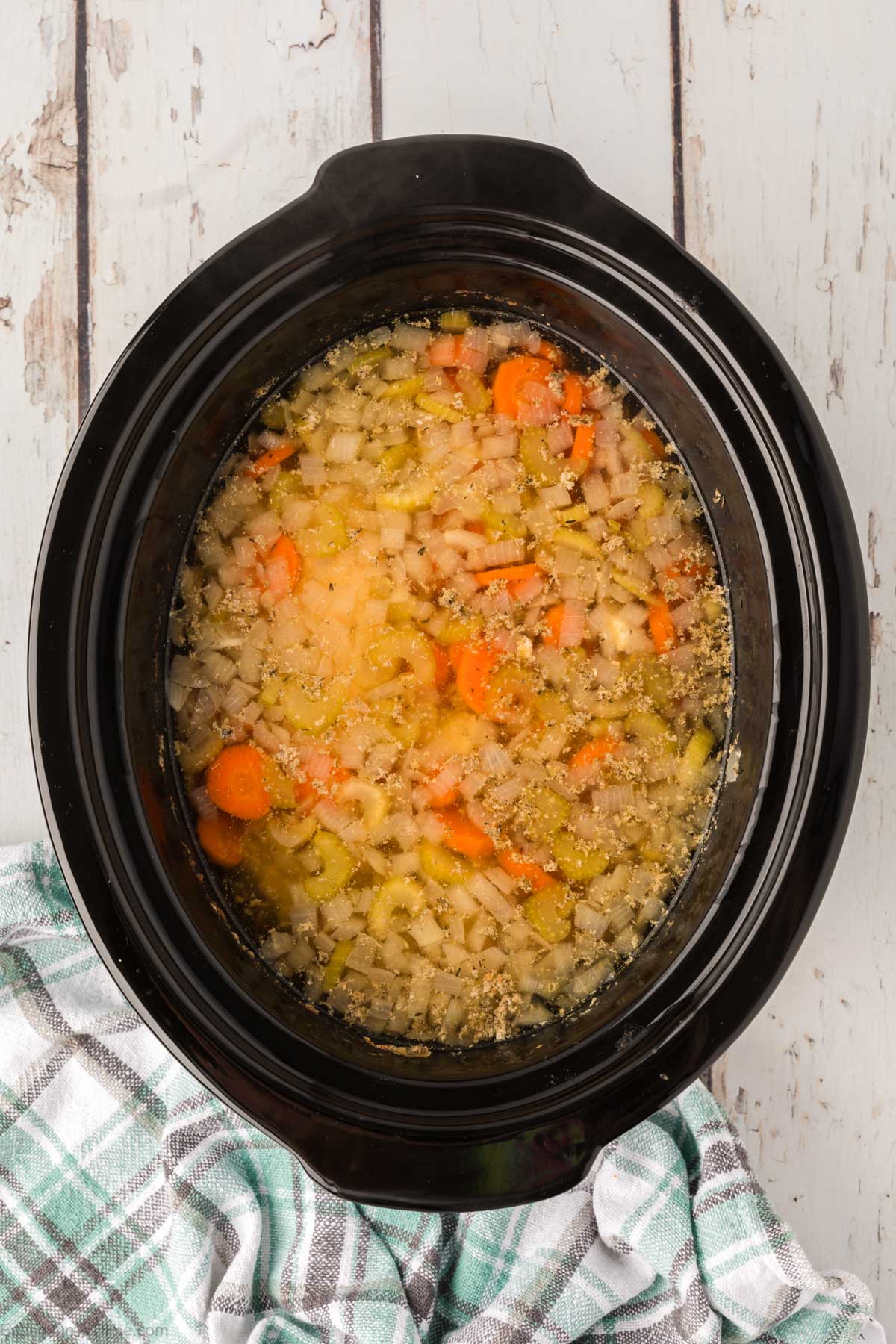 Cooking chicken stew in the slow cooker