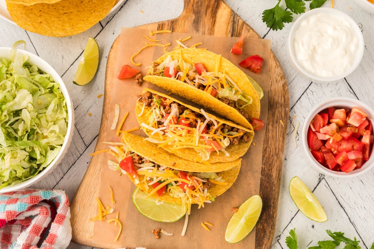 All you need is 3 ingredients to make the best ground beef tacos recipe. Enjoy the best tacos in minutes with this easy to make skillet recipe. Authentic Mexican Ground Beef Taco Meat is ready in minutes for one of the easiest recipes. #eatingonadime #groundbeeftacos #easy