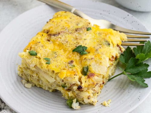 https://www.eatingonadime.com/wp-content/uploads/2020/10/200KB-Bacon-Egg-and-Cheese-Breakfast-Casserole-6-1-500x375.jpg