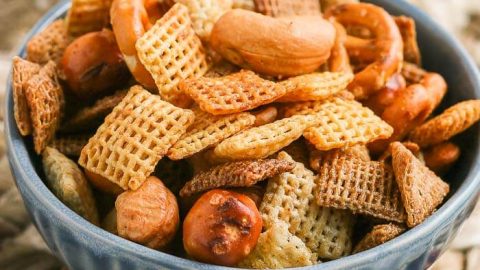 Chex party mix recipe - Easy and delicious Chex Mix