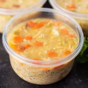 Learn how to freeze soup and stews to help you save time and money. You are going to love how to freeze soup portions to make an easy freezer meal that you can heat up in no time for your family. Check out all the tips to freeze soup individually and this tips works for beans too! #eatingonadime #howtofreezesoup #freezertips